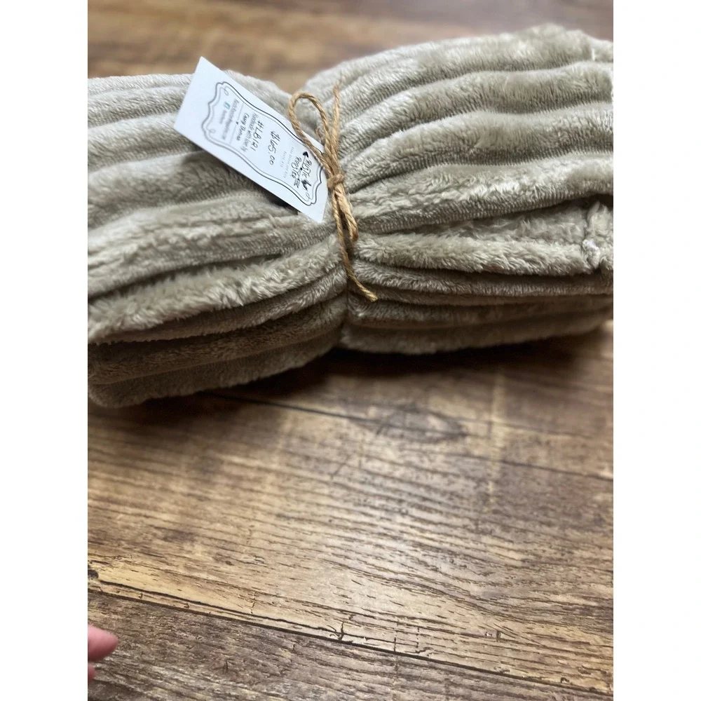 Rustic Rooster Plush Ribbed Lap Blanket Toddler Baby Throw tan gray color soft
